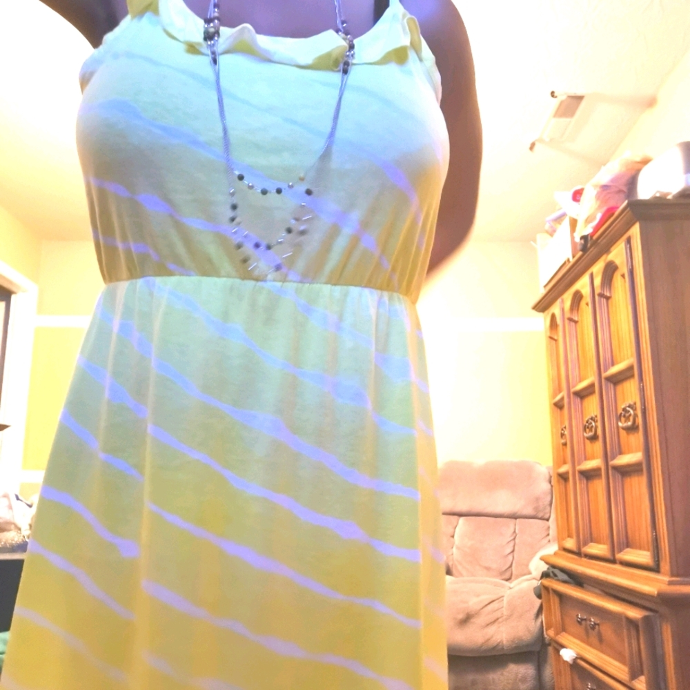 Ladies 12/14 Used Dress & NEW Necklace Set